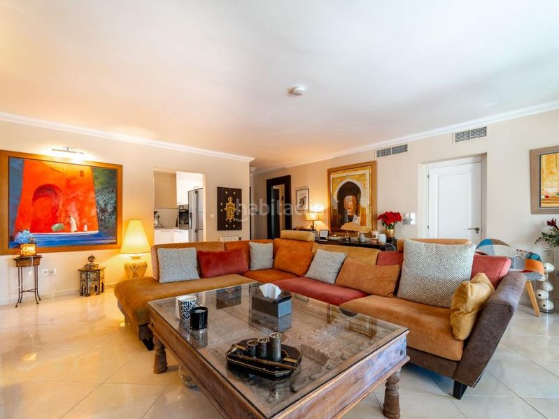 Foto e54a22cc-4f7d-4f04-a7f7-1172f7c993b9. Casa amb calefacció aparcament piscina a Las Chapas - Alicate Playa Marbella