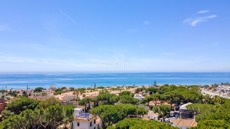 Foto f170db85-286c-4ba1-8a9b-7307d35d2272. Casa amb calefacció aparcament piscina a Las Chapas - Alicate Playa Marbella