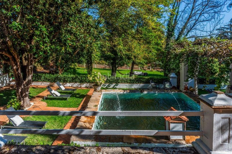 Foto b1e13431-ed5b-4310-8698-93e3390ee621. Casa amb calefacció aparcament piscina a Aracena