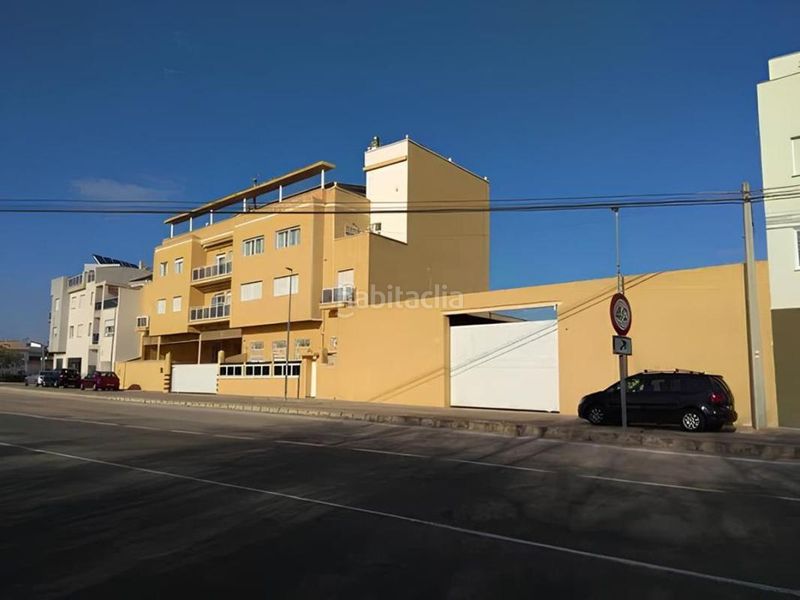 Foto 36066a12-73cc-45b0-9174-3cc0d9e61001. Edificio en Guardamar