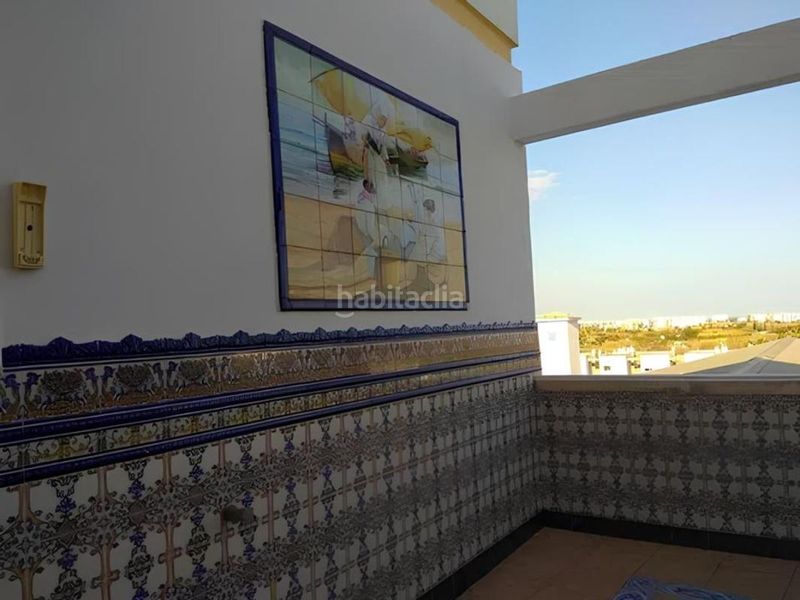 Foto f8464447-d716-495f-a2a6-55788258136c. Edificio en Guardamar