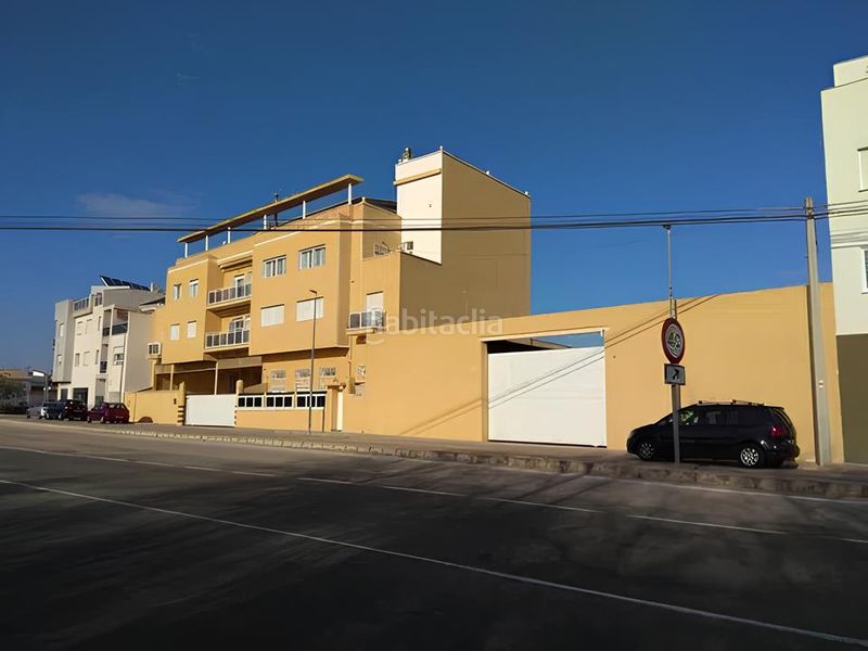 Foto eae2289d-e490-4ae0-a29e-53ba790b4b8d. Edifici a Guardamar