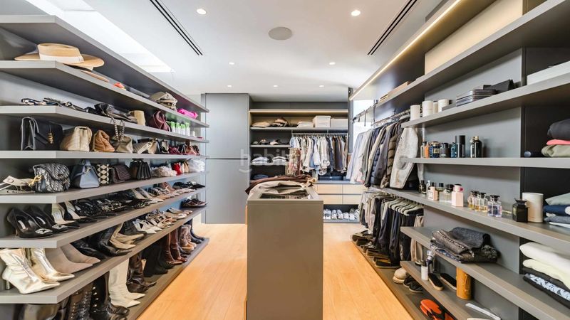 Foto 3833d532-2aa2-489a-8256-a7580639199d. Casa amb calefacció aparcament piscina a Nagüeles Alto Marbella