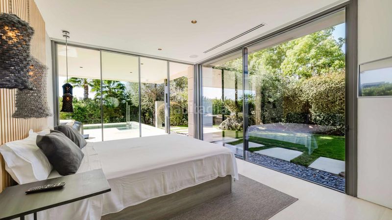 Foto 681ad852-ad1e-4f45-9a17-606145da6b78. Casa amb calefacció aparcament piscina a Nagüeles Alto Marbella