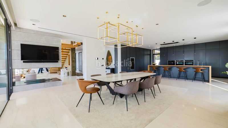 Foto 88232b9d-6757-45c2-8388-137b596d36ab. Casa amb calefacció aparcament piscina a Nagüeles Alto Marbella