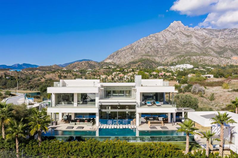 Foto ac0588af-f995-4f36-827e-9d5363e5c755. Casa amb calefacció aparcament piscina a Nagüeles Alto Marbella