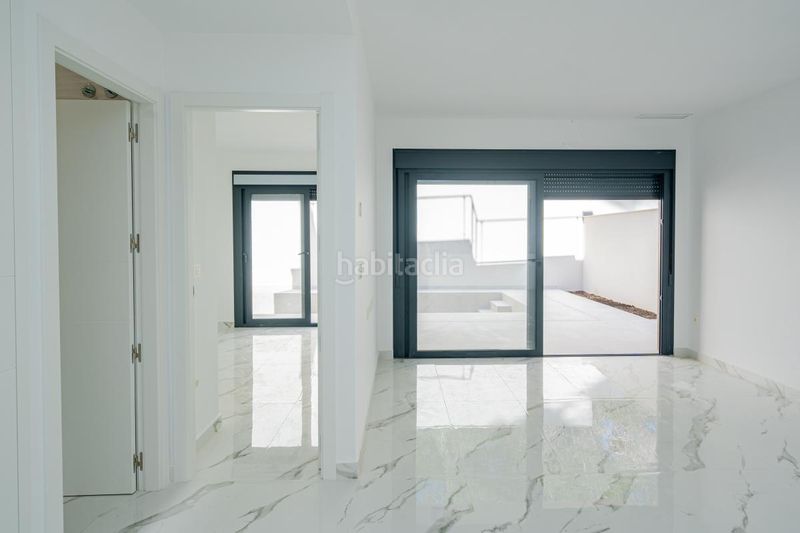 Foto 0cb25e71-da01-4e7c-8df3-953d4386c887. Casa amb calefacció aparcament piscina a Coloma Nucia (la)
