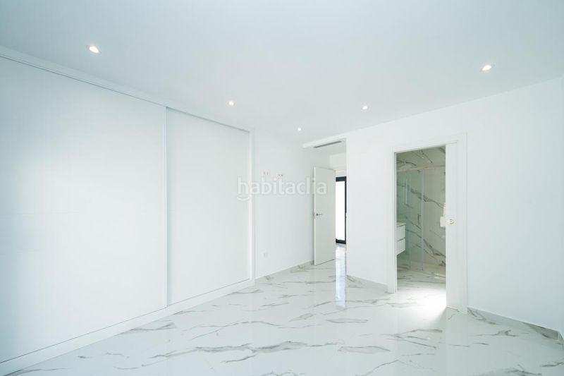 Foto f9d09e52-74f5-453d-a137-c7381c21b835. Casa amb calefacció aparcament piscina a Coloma Nucia (la)