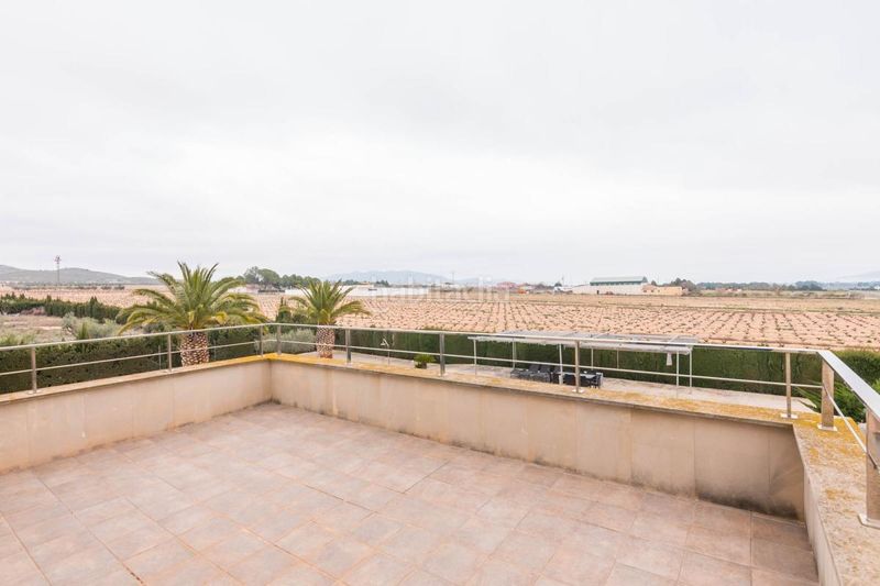 Foto 1748fa60-711a-43c8-98e6-0a375b4c8e73. Casa amb calefacció aparcament piscina a Yecla