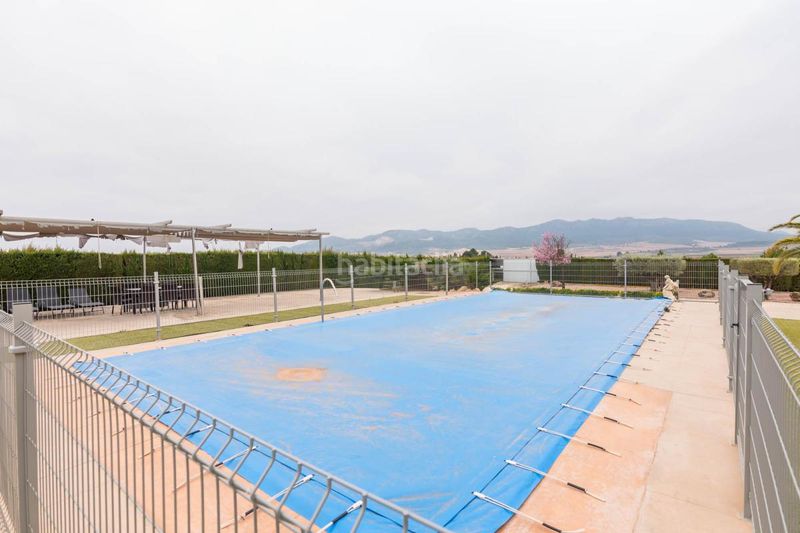 Foto 37fbdcf0-6ee4-4a42-a3c7-c9500eefb9e5. Casa amb calefacció aparcament piscina a Yecla