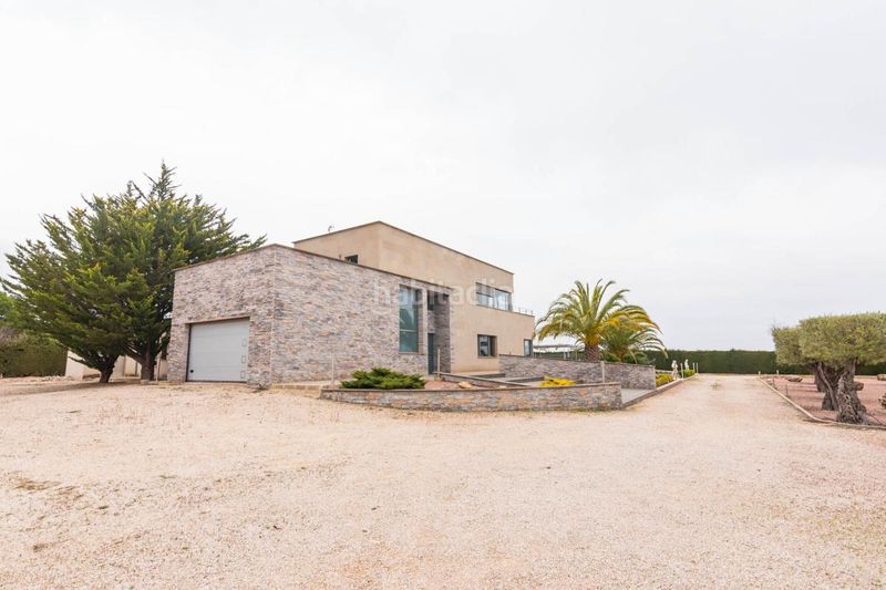 Foto 48ffb2f9-a326-44cb-a4c0-d2783b696ac1. Casa amb calefacció aparcament piscina a Yecla
