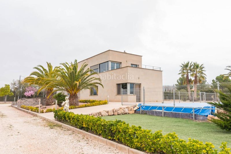 Foto f904dd47-782d-4c48-ba6c-74cac9829542. Casa amb calefacció aparcament piscina a Yecla