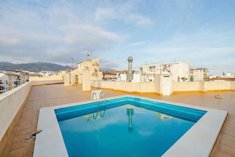 Foto eaaa5d0c-c8e5-4fe8-9965-8ff532770d8a. Piso en Centro Nerja