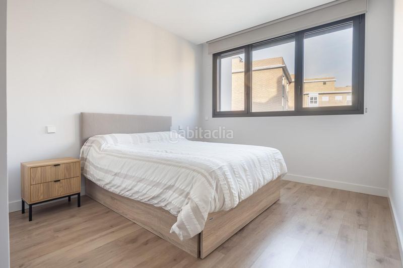 Foto 0a54f215-e4c5-4e1d-a3e8-6da50a1e1f9f. Pis amb calefacció aparcament piscina a Sanchinarro Madrid