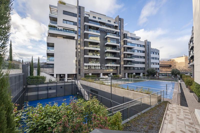 Foto 1e785e29-8b81-4c47-9f35-c2171f8d6531. Pis amb calefacció aparcament piscina a Sanchinarro Madrid