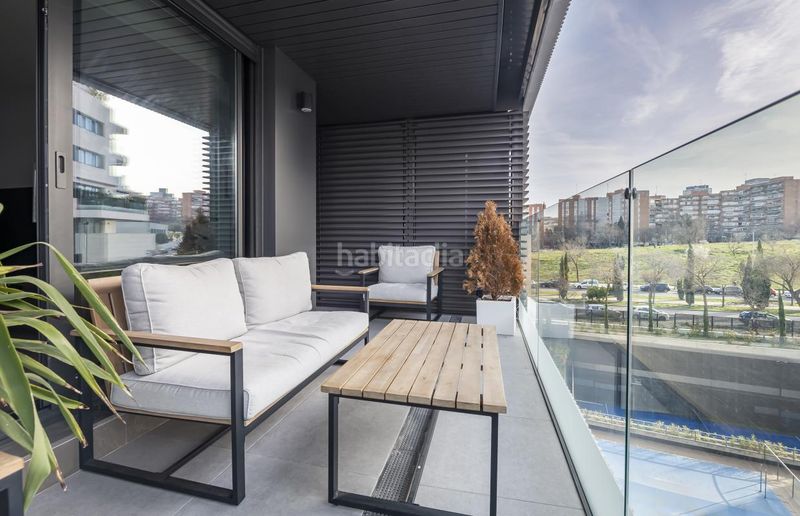 Foto 389409c2-d354-4709-adcf-51cd1ba7dde1. Pis amb calefacció aparcament piscina a Sanchinarro Madrid