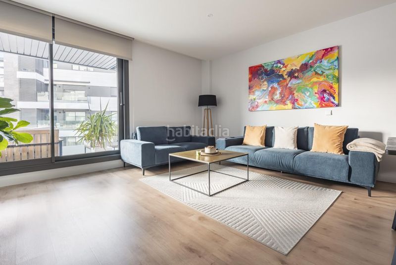 Foto 4f4e0f20-c629-471c-9136-bf3924952c5f. Pis amb calefacció aparcament piscina a Sanchinarro Madrid