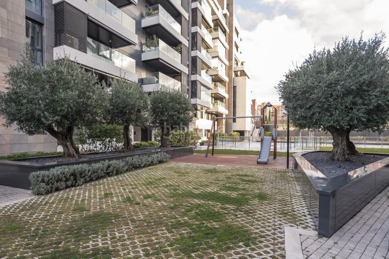 Foto 636ed042-d5cb-4b3e-b344-8b59af7c5d69. Pis amb calefacció aparcament piscina a Sanchinarro Madrid