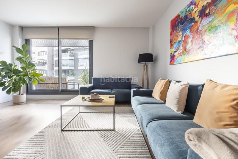 Foto 6c46aafe-eb45-4050-9d30-2bb9a5b2d53e. Pis amb calefacció aparcament piscina a Sanchinarro Madrid