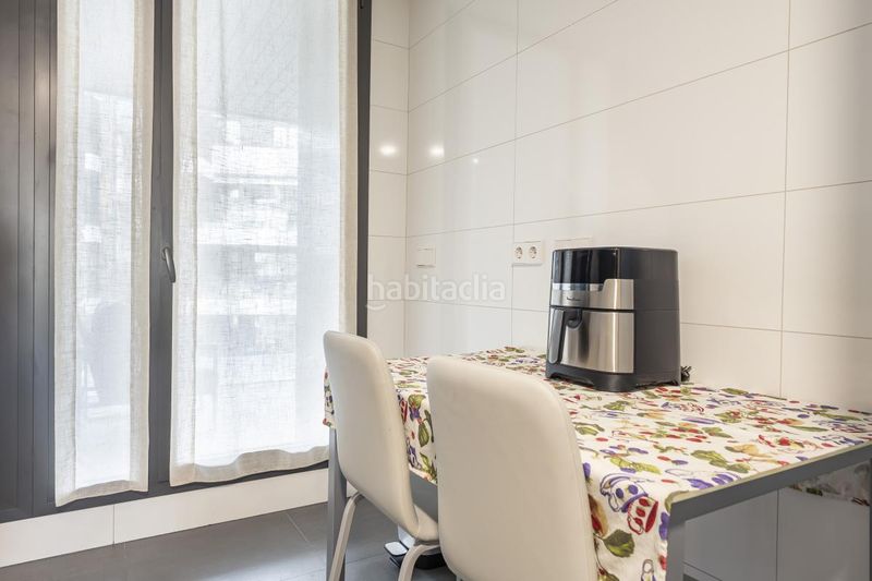 Foto 7f66406b-96c8-46d1-8c75-7e9980393b72. Pis amb calefacció aparcament piscina a Sanchinarro Madrid