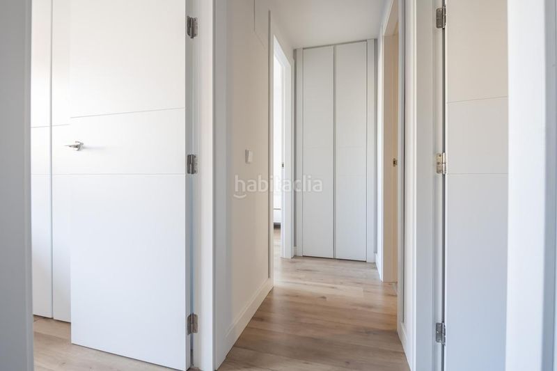 Foto 8197ef8a-7006-4cba-9c4d-5f9cedc85cdd. Pis amb calefacció aparcament piscina a Sanchinarro Madrid