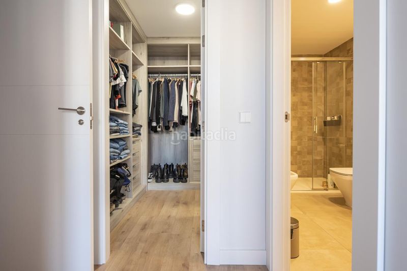 Foto 86f60e5d-21a5-4c42-8b04-cb6a2bdb813e. Pis amb calefacció aparcament piscina a Sanchinarro Madrid