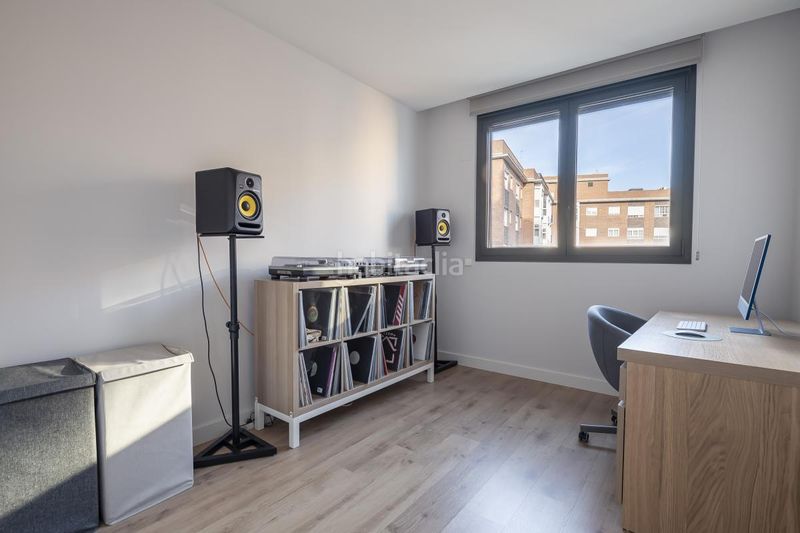 Foto 9282a691-5bb9-4679-8aab-da89cf2c0e2b. Pis amb calefacció aparcament piscina a Sanchinarro Madrid