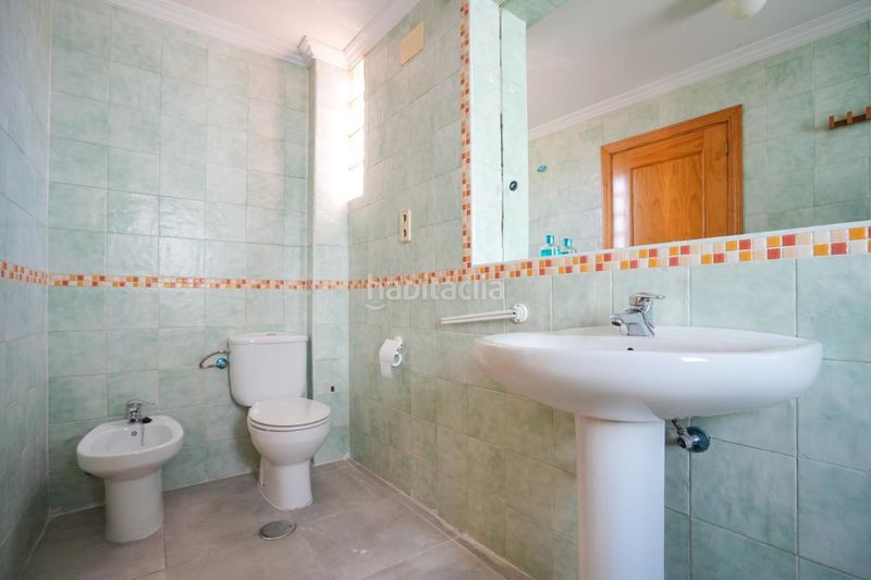 Foto 18c4fcf9-4b5b-4dd5-b2fa-562c3c174894. Edificio in Vista Alegre Madrid