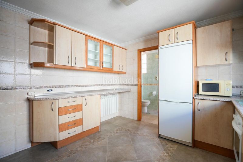 Foto b8d73eb6-a7e9-4d61-ae54-1c3b4f84cd80. Edificio in Vista Alegre Madrid