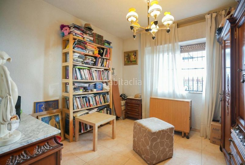 Foto f9db3ed5-a6be-4d01-9692-e5c9cbd467a5. Edificio in Vista Alegre Madrid