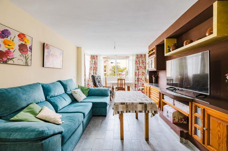 Foto df64d961-493f-41ab-8a2a-b210368be4f9. Piso en Hispanidad - Vivar Téllez Vélez - Málaga