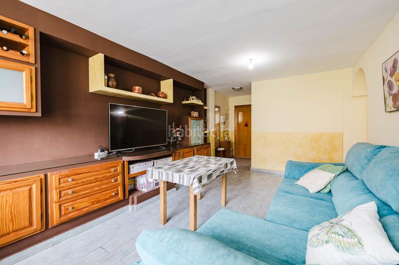 Foto f41cdeaa-bfb7-44a9-aeb0-246e7b6489b5. Piso en Hispanidad - Vivar Téllez Vélez - Málaga