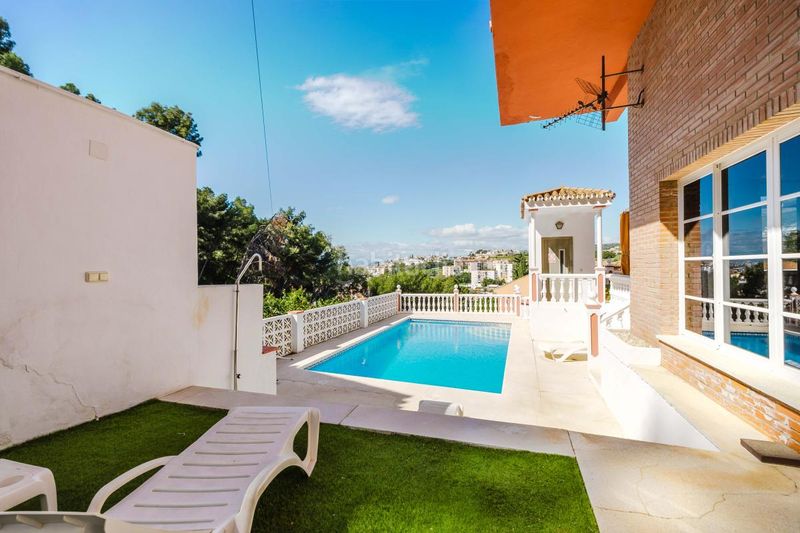 Foto 15576615-43e3-4122-b510-3ec9a2b2e405. Casa amb calefacció piscina a El Candado Málaga