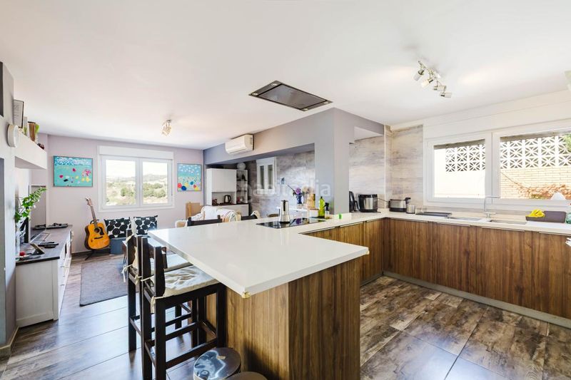 Foto 365e0495-8b0d-422f-afe9-d26e61794c02. Casa amb calefacció piscina a El Candado Málaga