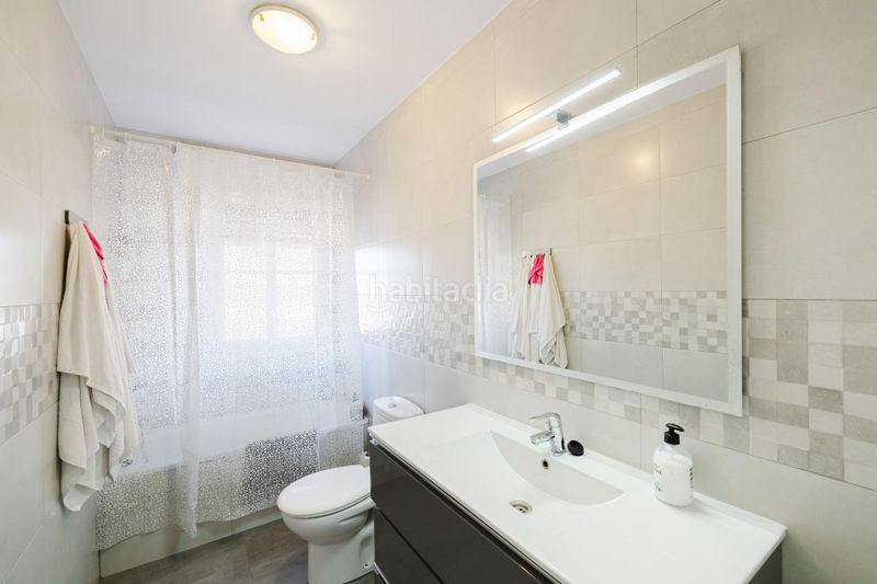 Foto cc925385-e1e2-41e6-b1ea-87f9b9f6c2c9. Casa amb calefacció piscina a El Candado Málaga