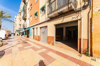Erdgeschoss  Av. santa maría