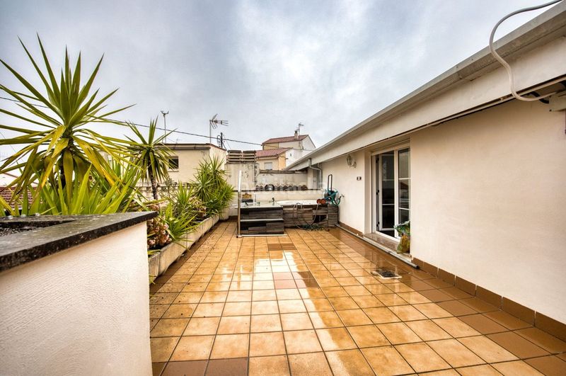 Foto f38931ea-c0c2-47d6-8931-78d7df2c8d8c. Edificio en Cocentaina