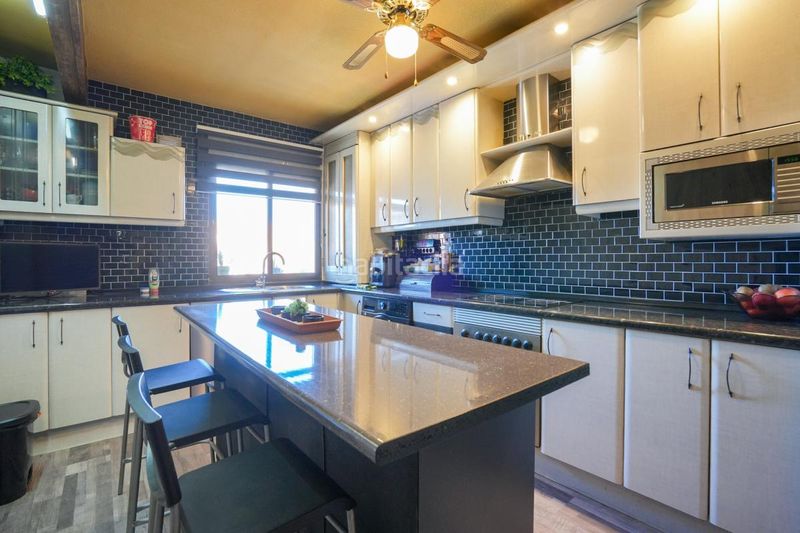 Foto 11b4d8d5-8645-447f-88ce-5883b66500f2. Dúplex amb calefacció aparcament a Montserrat-Parque Empresarial San Fernando de Henares