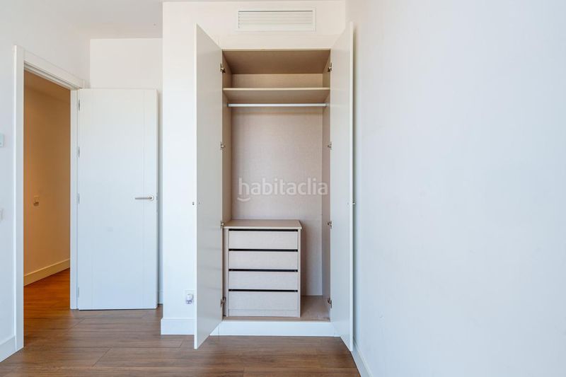 Foto 0bc16935-8b6d-4d79-b1b2-4ba50a334671. Pis amb calefacció aparcament piscina a Virgen del Cortijo-Manoteras Madrid