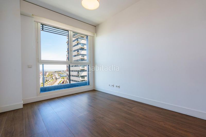 Foto 440facc0-8985-475c-b17a-28fef83efebd. Pis amb calefacció aparcament piscina a Virgen del Cortijo-Manoteras Madrid