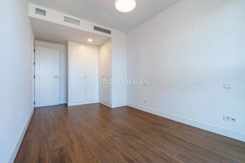 Foto 637f47c9-61f0-44cd-bbb1-9dd6f2371b63. Pis amb calefacció aparcament piscina a Virgen del Cortijo-Manoteras Madrid