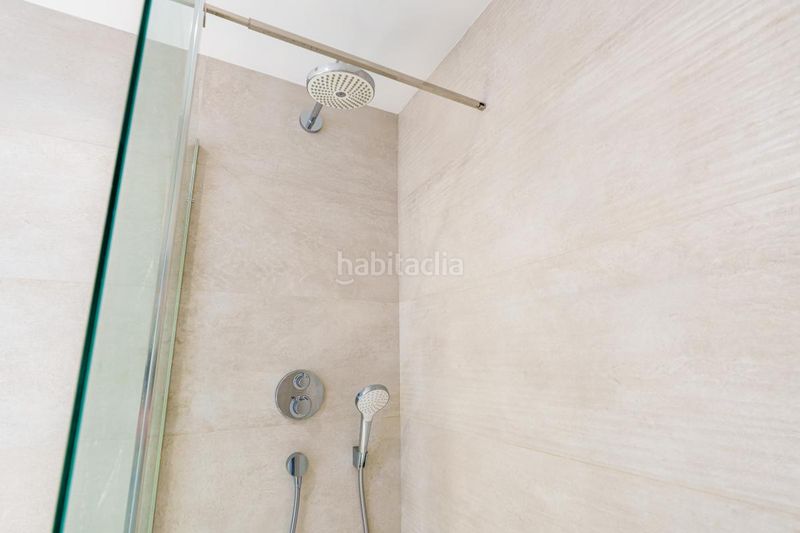 Foto 702ea375-493a-41dd-8c6b-5f45dd86ec5d. Pis amb calefacció aparcament piscina a Virgen del Cortijo-Manoteras Madrid