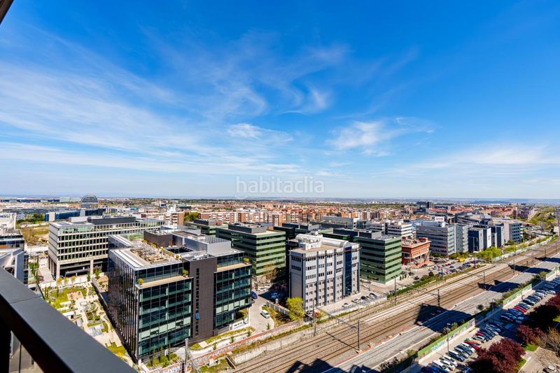 Foto 9bb13faa-1365-4167-8eb8-8d05446cda7c. Pis amb calefacció aparcament piscina a Virgen del Cortijo-Manoteras Madrid