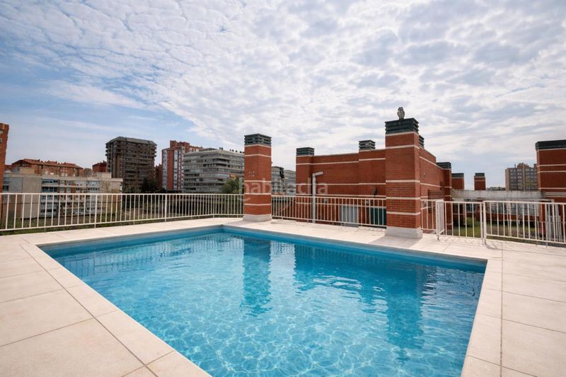 Foto e3db4988-abcc-4264-b40d-72cc946b8d3a. Pis amb calefacció aparcament piscina a Hispanoamérica-Bernabéu Madrid