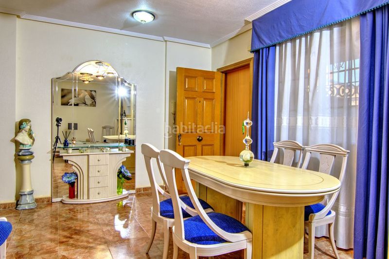Foto 0ea80bd6-2ef2-425b-8e67-6b9c92a2d6fa. Casa adossada amb calefacció aparcament a Benferri