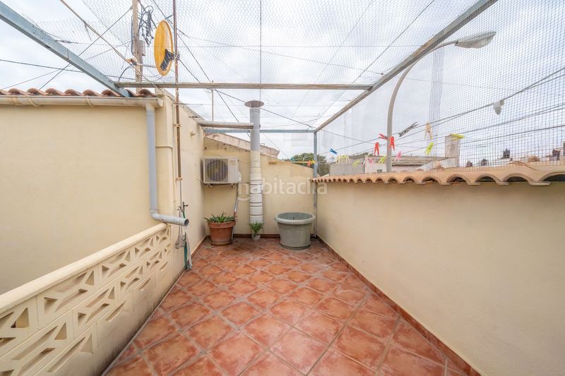 Foto c739c2ed-4a71-46c8-8353-d4fbf32cd1af. Casa adosada en San Agustín Alicante
