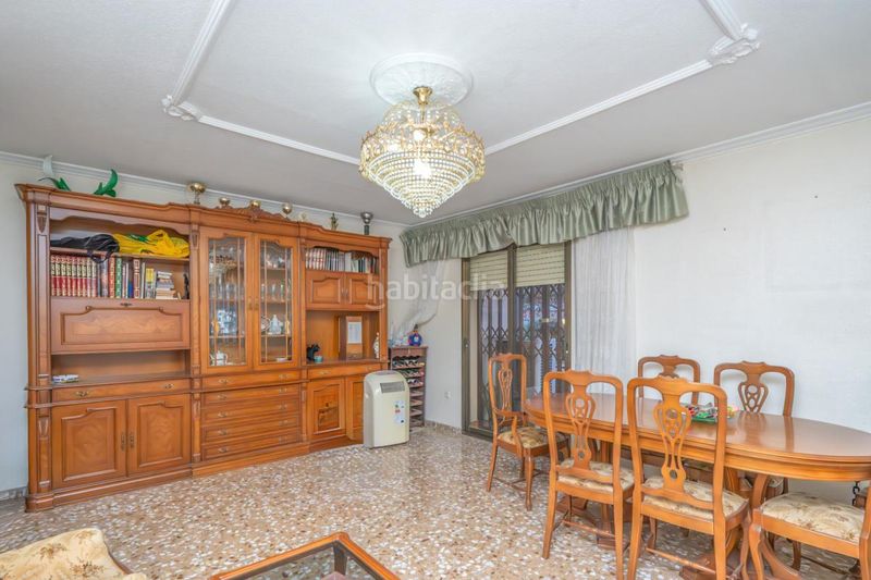 Foto f4a494fb-f20a-45f9-8356-099968a3cf2a. Edificio en Centro San Juan de Alicante
