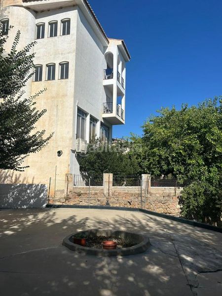 Foto 71042467-5c3f-41cc-9ae4-e156d99ee4e1. Edificio in Lanjarón