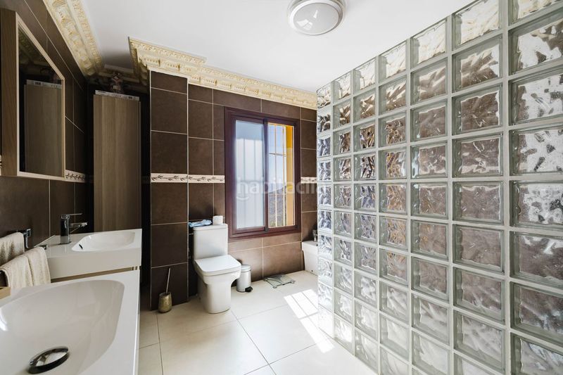 Foto 19a71e7a-f6da-4fa6-96ce-2a2986046525. Casa amb calefacció aparcament piscina a Olías Málaga