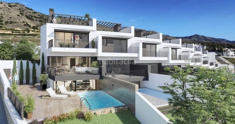 Foto 72b6c320-3fe2-4652-aa0a-7e0d7180a60c. Casa aparellada amb calefacció piscina a Capistrano Nerja